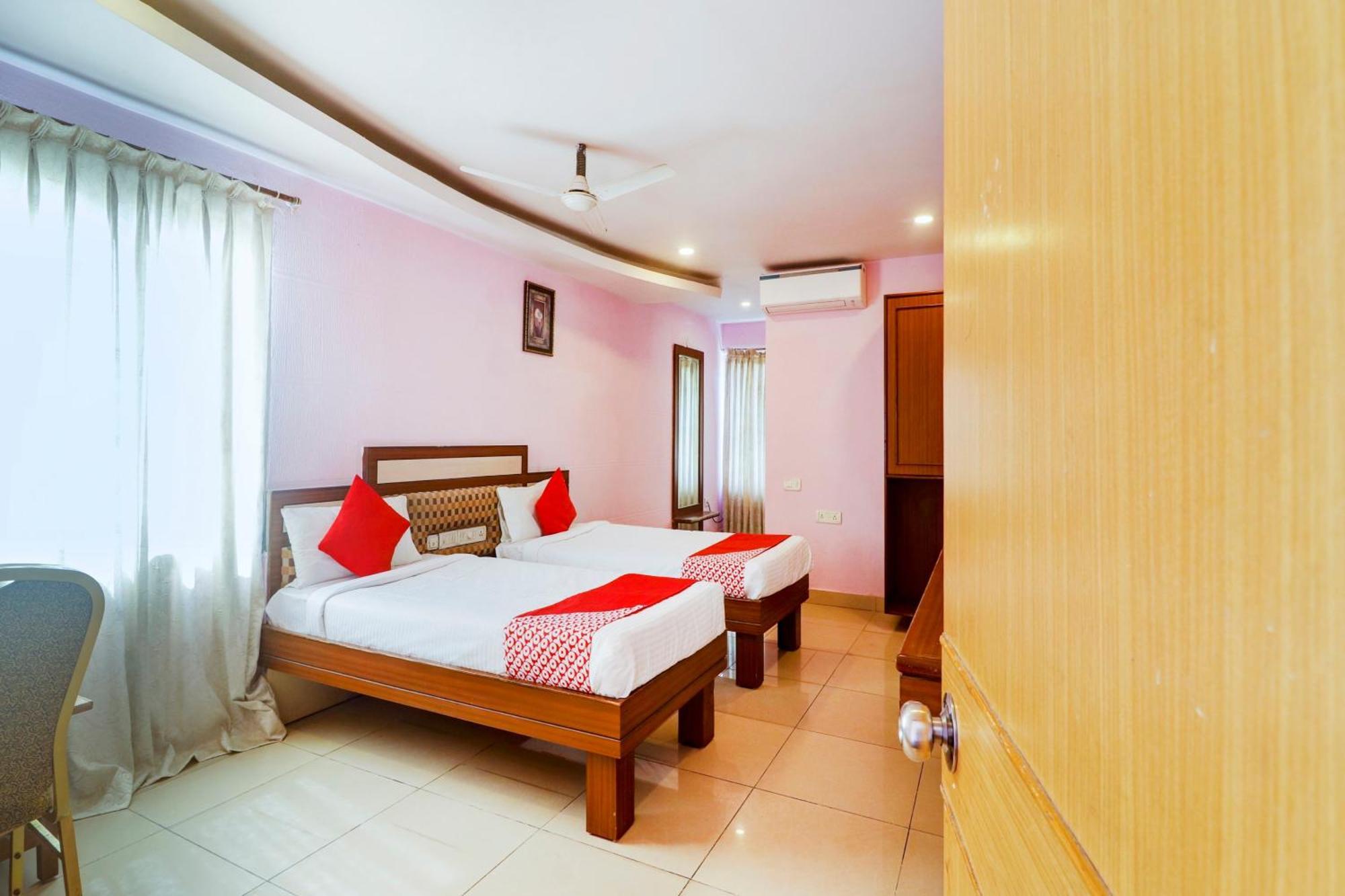 Super Collection O 77115 Vaishnavi Palace Hyderabad Exterior photo