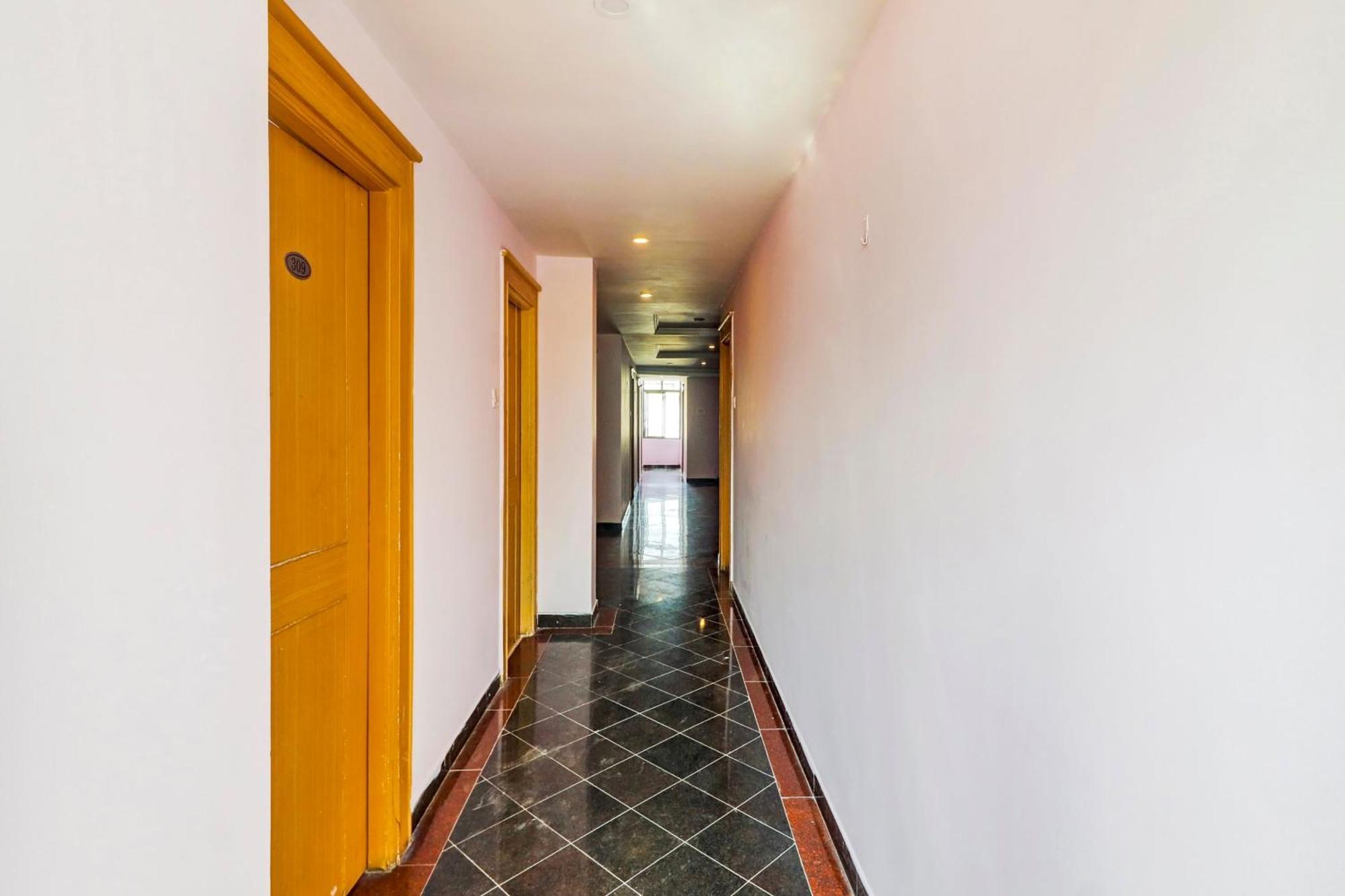 Super Collection O 77115 Vaishnavi Palace Hyderabad Exterior photo
